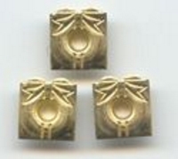 gold presents eyelets